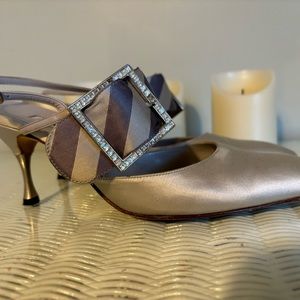 😍Price DROP! Manolo Blahnik satin D’orsay heels euro 37.5/US 7